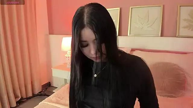 Sara_Hills_ from StripChat is Freechat