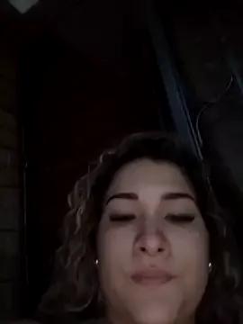 Sara_smiiith211 from StripChat is Freechat