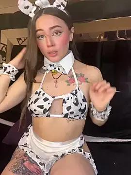 Girls and cam to cam: Watch as these sophisticated entertainers uncover their stunning costumes and curvaceous curves online!