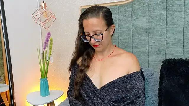 Saraa_Marrison_ from StripChat is Freechat