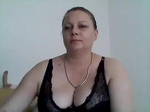 Sarah-love2006 from StripChat is Freechat