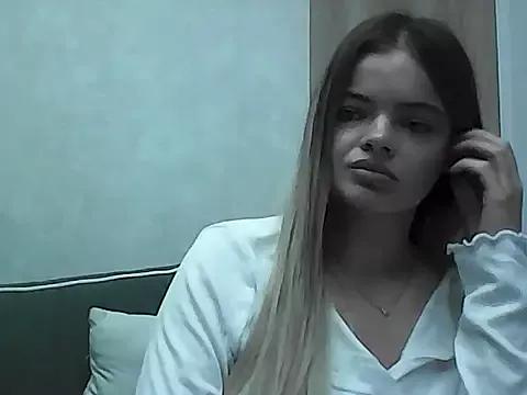 Sarah_keyy from StripChat is Freechat