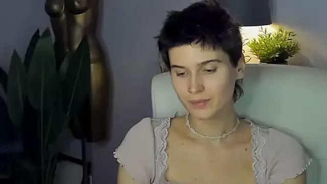 sarah_perfect from StripChat is Freechat