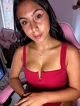 SarahCute14 from StripChat is Freechat