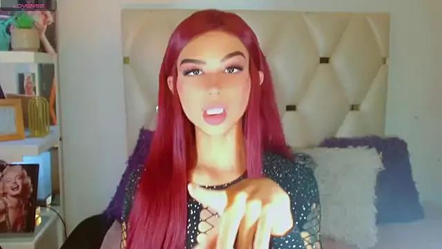 Sarahh-Sophia from StripChat is Freechat