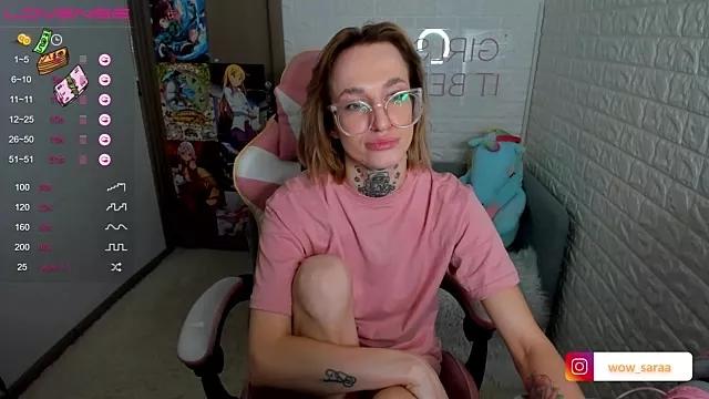 Girls and cam to cam: Watch as these sophisticated entertainers uncover their stunning costumes and curvaceous curves online!