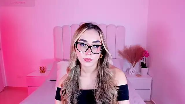 Sarajonnes from StripChat is Freechat
