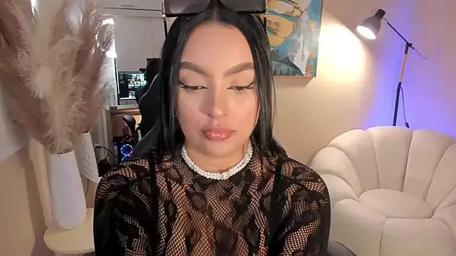 Girls and cam to cam: Watch as these sophisticated entertainers uncover their stunning costumes and curvaceous curves online!