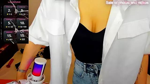 Girls and cam to cam: Watch as these sophisticated entertainers uncover their stunning costumes and curvaceous curves online!