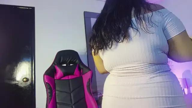 Sary_Brown from StripChat is Freechat