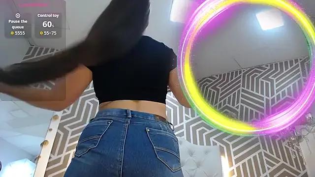 Girls and cam to cam: Watch as these sophisticated entertainers uncover their stunning costumes and curvaceous curves online!