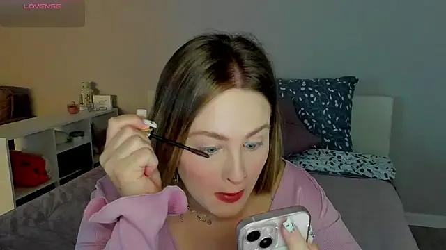 Girls and cam to cam: Watch as these sophisticated entertainers uncover their stunning costumes and curvaceous curves online!