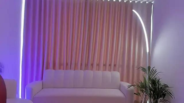 SavannahWildee from StripChat is Freechat