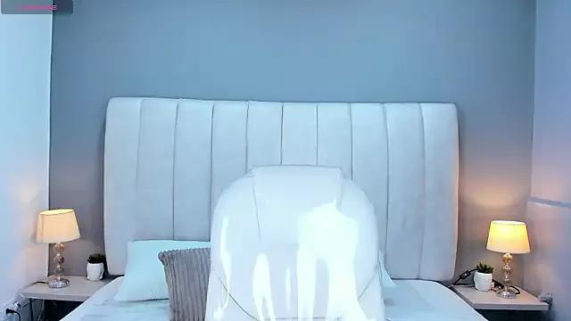 Girls and cam to cam: Watch as these sophisticated entertainers uncover their stunning costumes and curvaceous curves online!