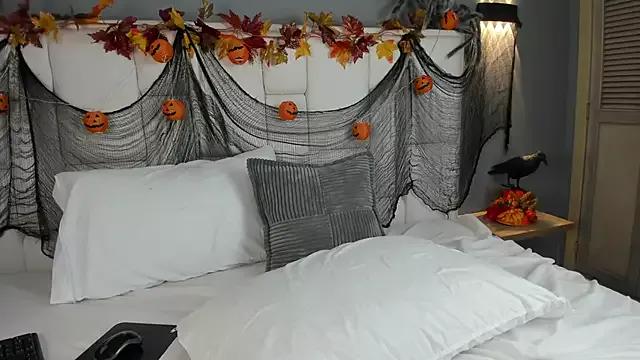 Girls and cam to cam: Watch as these sophisticated entertainers uncover their stunning costumes and curvaceous curves online!