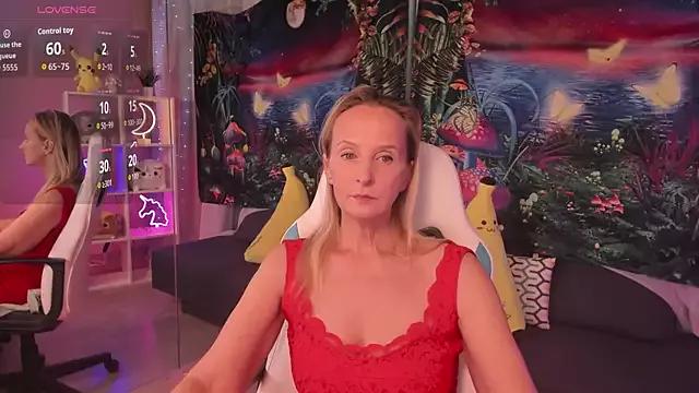 Girls and cam to cam: Watch as these sophisticated entertainers uncover their stunning costumes and curvaceous curves online!