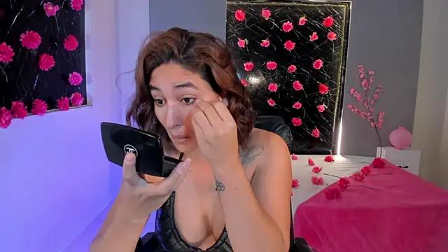 Girls and cam to cam: Watch as these sophisticated entertainers uncover their stunning costumes and curvaceous curves online!