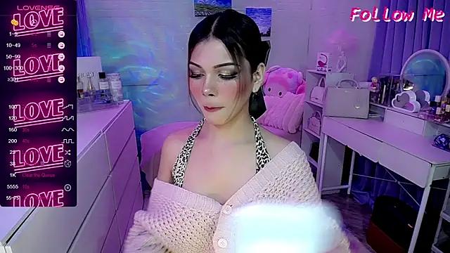 Girls and cam to cam: Watch as these sophisticated entertainers uncover their stunning costumes and curvaceous curves online!