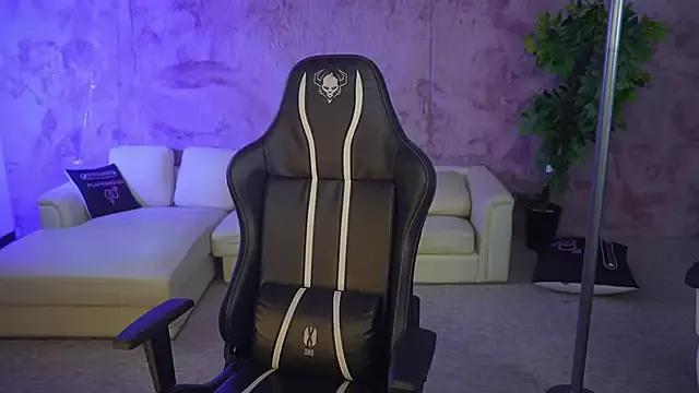 Girls and cam to cam: Watch as these sophisticated entertainers uncover their stunning costumes and curvaceous curves online!