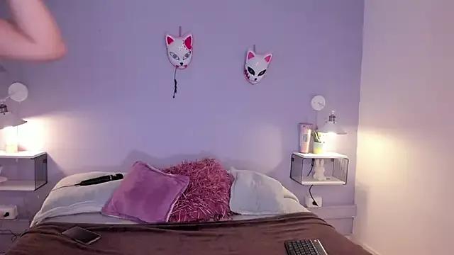 Girls and cam to cam: Watch as these sophisticated entertainers uncover their stunning costumes and curvaceous curves online!