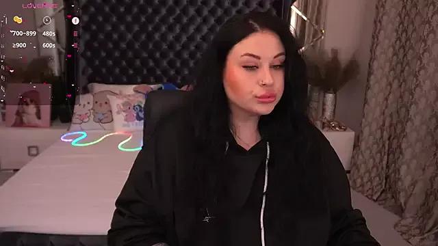 SerahMirabeli from StripChat is Freechat