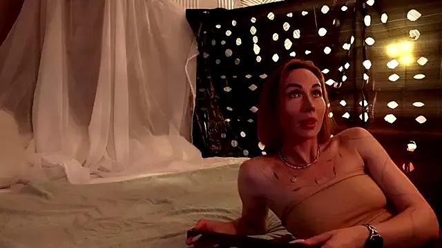 Girls and cam to cam: Watch as these sophisticated entertainers uncover their stunning costumes and curvaceous curves online!