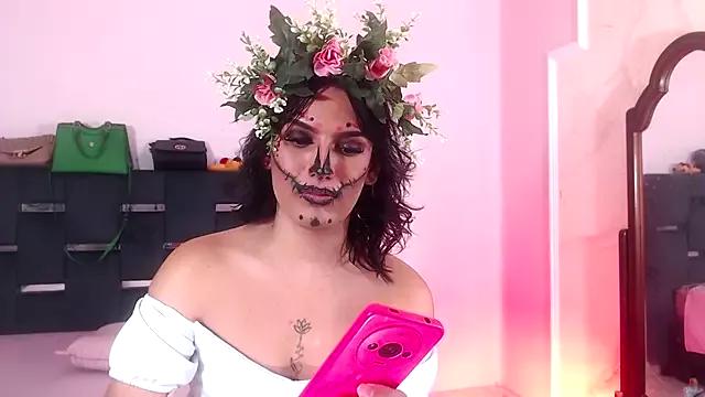 sexy-luna-star-ts from StripChat is Freechat