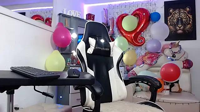 Girls and cam to cam: Watch as these sophisticated entertainers uncover their stunning costumes and curvaceous curves online!