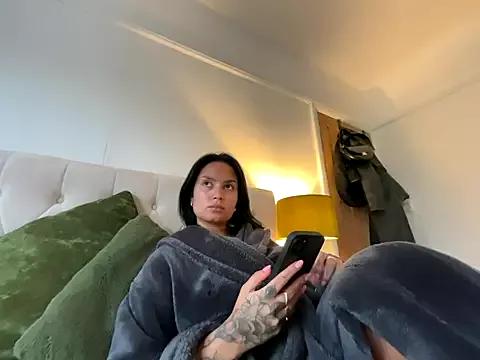 Girls and cam to cam: Watch as these sophisticated entertainers uncover their stunning costumes and curvaceous curves online!