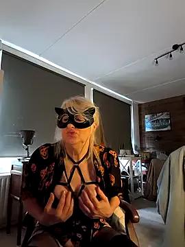 SexyMilfTascha from StripChat is Freechat