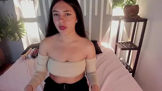 SharomHilton from StripChat is Freechat