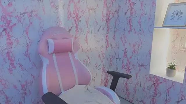 Sharon_Curvy from StripChat is Freechat