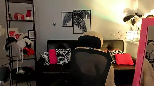 Girls and cam to cam: Watch as these sophisticated entertainers uncover their stunning costumes and curvaceous curves online!