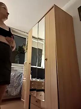 Girls and cam to cam: Watch as these sophisticated entertainers uncover their stunning costumes and curvaceous curves online!