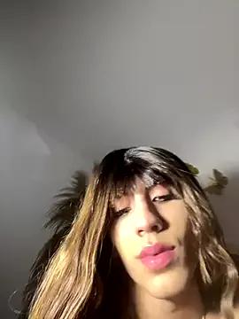 SiaraRealist from StripChat is Freechat