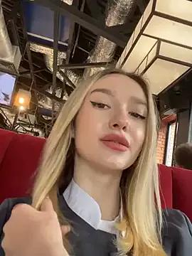 Siesta_Walker from StripChat is Freechat