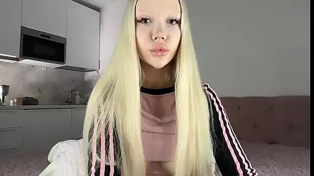 siliconepornstar from StripChat is Freechat