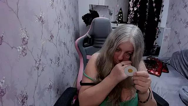 Girls and cam to cam: Watch as these sophisticated entertainers uncover their stunning costumes and curvaceous curves online!