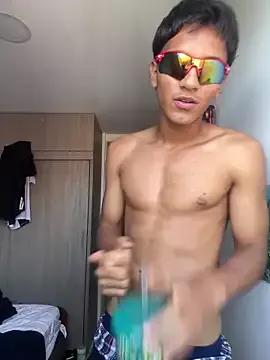 silverbody19 from StripChat is Freechat
