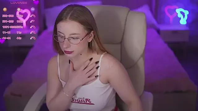 Girls and cam to cam: Watch as these sophisticated entertainers uncover their stunning costumes and curvaceous curves online!