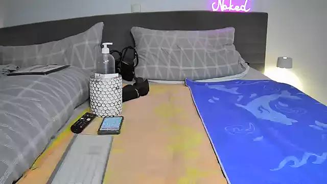 Girls and cam to cam: Watch as these sophisticated entertainers uncover their stunning costumes and curvaceous curves online!