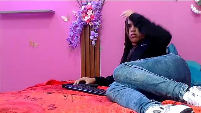 skinnysofia18 from StripChat is Freechat