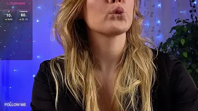 Slay_Blonde from StripChat is Freechat