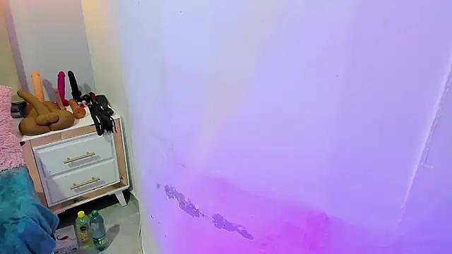Slut_Milf_ from StripChat is Freechat