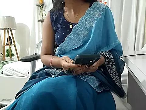 SmileyAishu from StripChat is Freechat