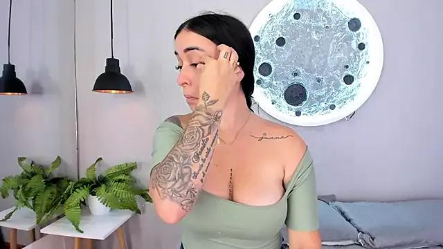 Girls and cam to cam: Watch as these sophisticated entertainers uncover their stunning costumes and curvaceous curves online!
