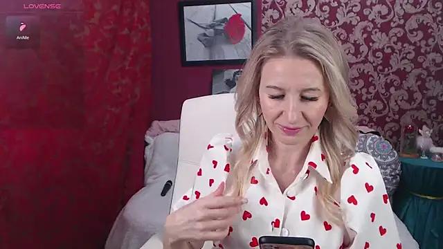 Girls and cam to cam: Watch as these sophisticated entertainers uncover their stunning costumes and curvaceous curves online!