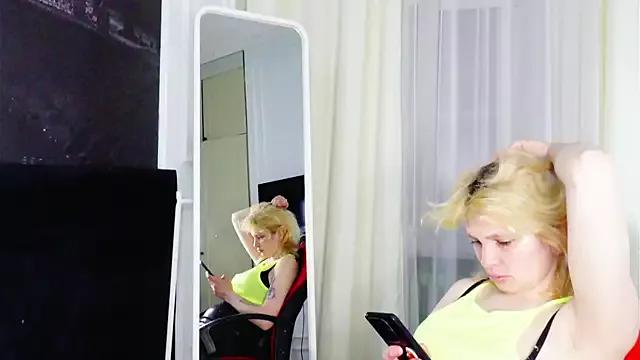 Girls and cam to cam: Watch as these sophisticated entertainers uncover their stunning costumes and curvaceous curves online!