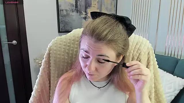 Girls and cam to cam: Watch as these sophisticated entertainers uncover their stunning costumes and curvaceous curves online!