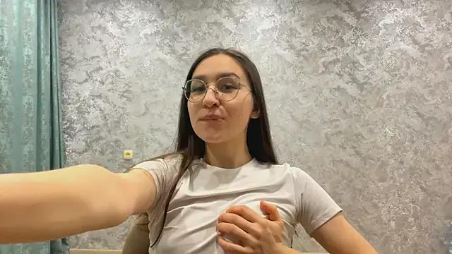 SofiYong from StripChat is Freechat